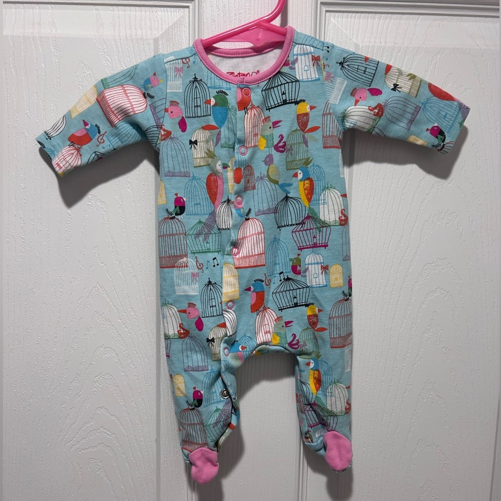 Newborn Baby Zutano onesie - Picture 1 of 4